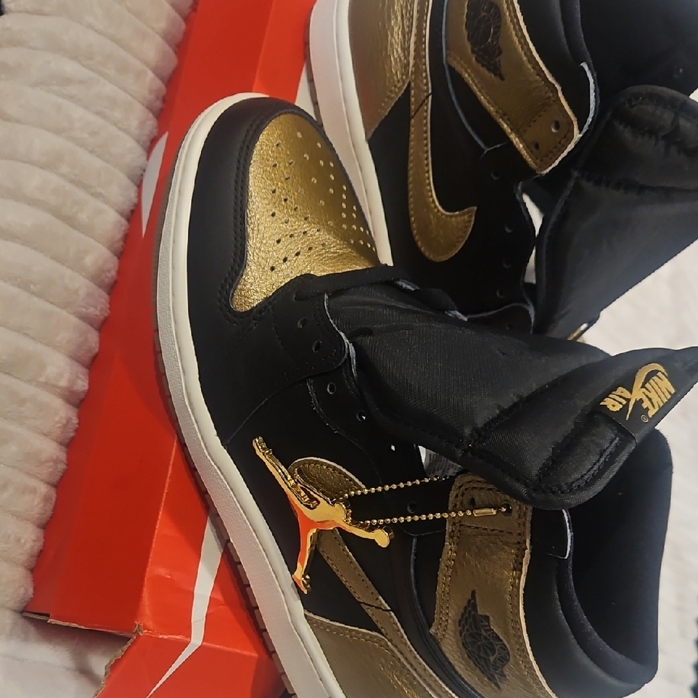 Retro Air Jordan 1 Retro High OG Black and Gold Sneakers